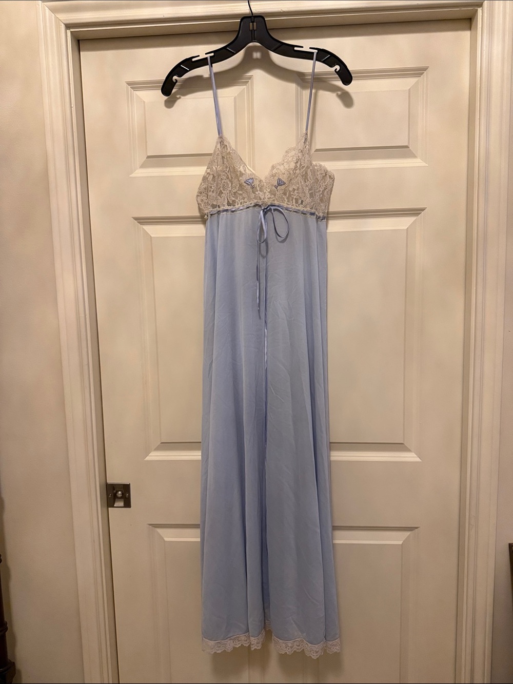 Lucie Ann blue Vintage Nightgown size s, 💯 nylon satin spaghetti strap
